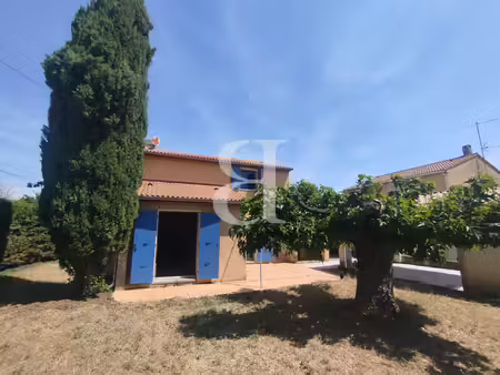 villa avec terrain attenant dans quartier calme en exclusivité