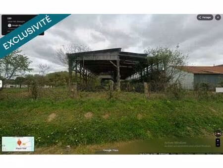 hangar et son terrain de 1380 m²