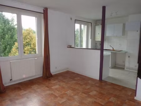location appartement 4 pièces 98 m² à charleville-mezieres (08000)  700 €