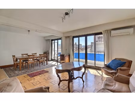 appartement marseille 5 m² t-3 à vendre  295 000 €