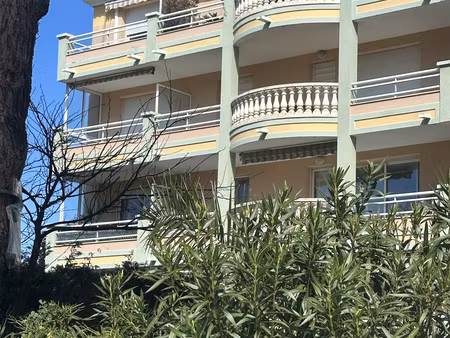 sainte-maxime – t3 avec terrasses  garage et parking  à quelques pas de la mer