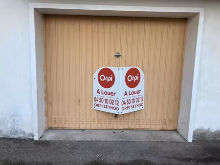 location parking à rumilly (74150)  101 €