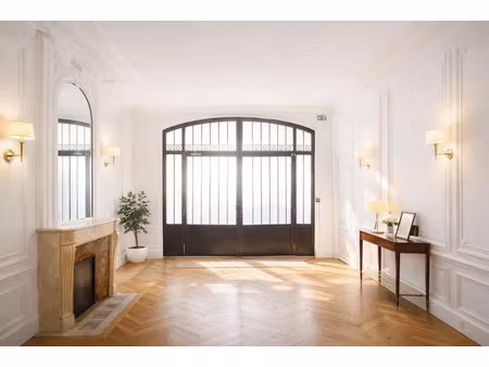 location locaux professionnels 220 m² à paris 9ème (75009)  8 188 €