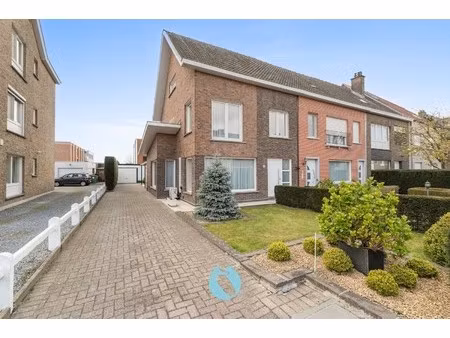 woning is gelegen in een aangename en rustige buurt