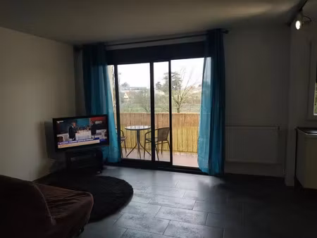 location meublée appartement 1 pièce 33 m² à combs-la-ville (77380)  800 €