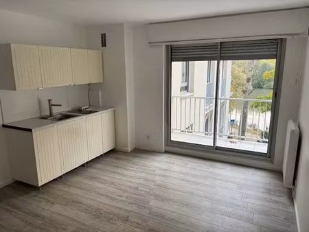 location appartement 1 pièce 21.37 m² à la varenne saint hilaire (94210)  780 €