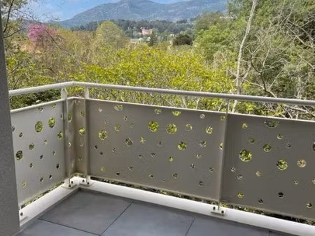 location appartement 2 pièces 45 m² à roquevaire (13360)  850 €