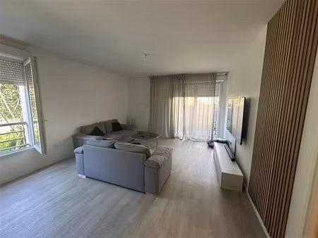 location appartement 3 pièces 61.5 m² à villabé (91100)  938 €