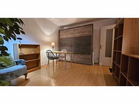 location meublée appartement 2 pièces 48 m² à annecy (74000)  1 220 €