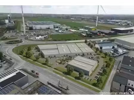 entrepôts de 459m² avec poss.de bureaux en mezzanine