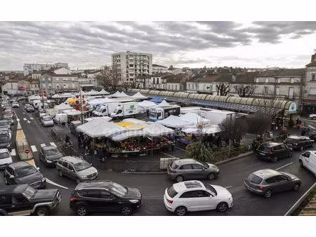 location locaux professionnels 2 pièces 46 m² à angouleme (16000)  813 €