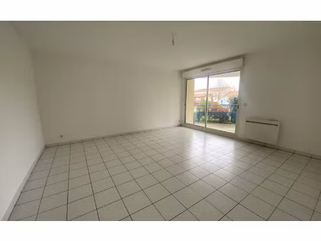 location appartement  69.86 m² t-3 à aytré  825 €