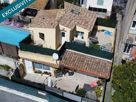 grasse maison de ville : 4 pièces avec 2 stationnements.