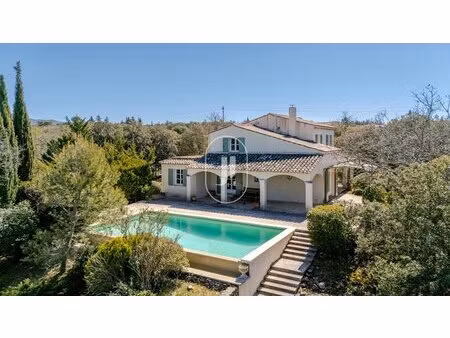 à vendre - propriété de caractère au cœur du luberon avec vue exceptionnelle