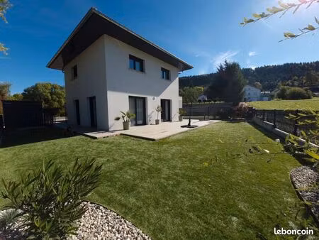 maison 4 pièces pièces 106 3 m²