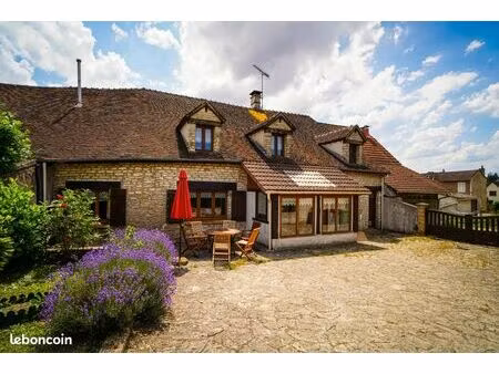 maison 7 pièces 240m2