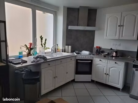 loue maison de village sans terrain