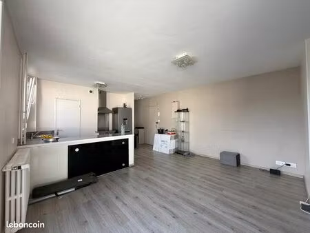 f3 résidence du stade + parking+ cave