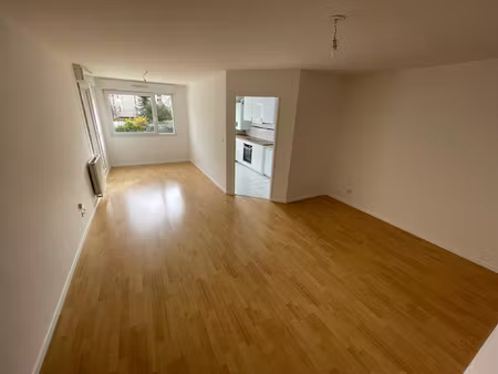 location appartement 4 pièces 80 m² à reims (51100)