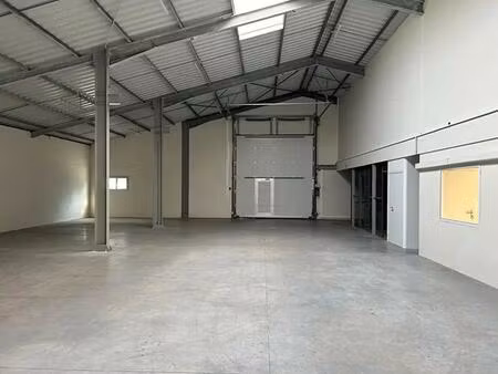 location local d’activités pessac 33600 407m²