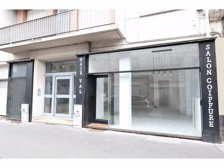 local commercial saint etienne 42 05 m2 - rénové - forte luminosité - secteur dynamique ch