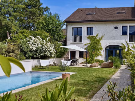 maison de charme de plus de 300 m2 - piscine chauffée