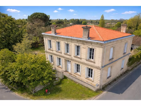 élégante maison de maître proche de bordeaux