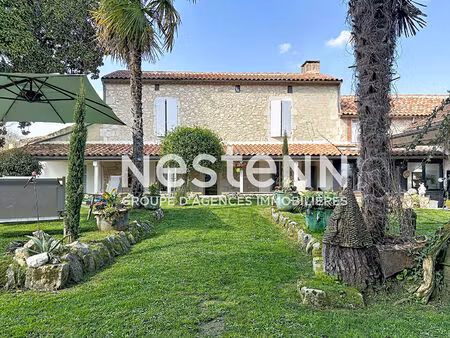 a vendre demeure de caractère 270m² avec 3 chambres  piscine et grand terrain à vianne.