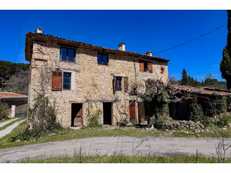flayosc. authentique bastide en pierres de 165m2 sur 2800 m2