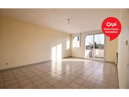 location appartement  m² t-3 à lavaur  682 €