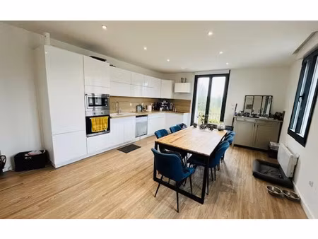 location appartement  87.04 m² t-4 à urcel  750 €