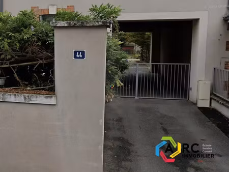 location parking 15 m² à orleans (45000)  100 €