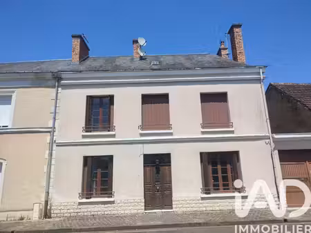 maison de village à aubigné-racan (72800)