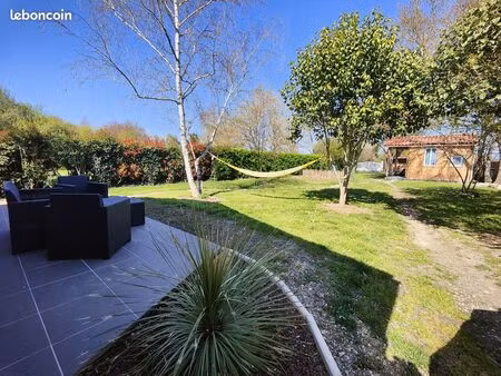 maison plain-pied 85m2 - t3 - jardin 700m2 et dépendances