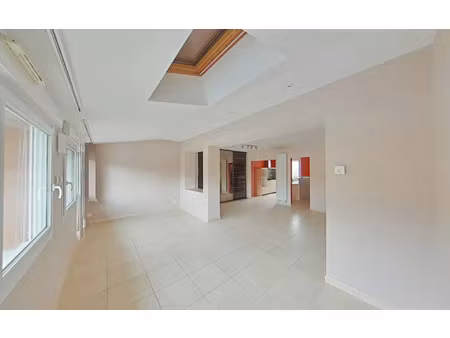 location maison  m² t-6 à chatuzange-le-goubet  1 190 €