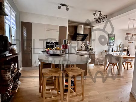 maison villeneuve le comte