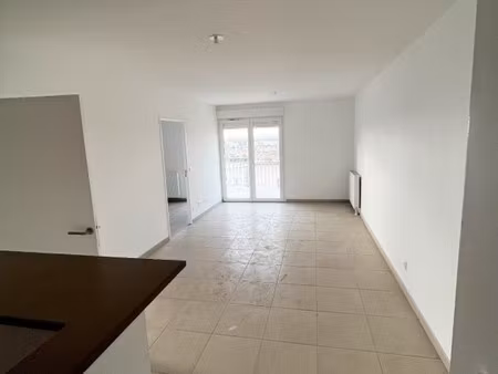 t2 avec balcon et parking à harfleur