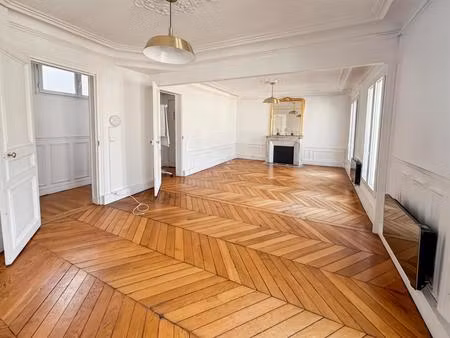 métro étienne marcel  bureaux de 61m² dans un immeuble de standing avec ascenseur et balco
