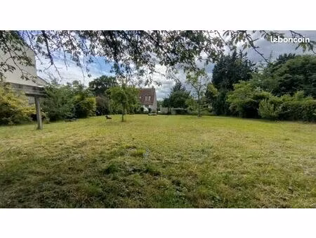 terrain 1 200 m² etiolles