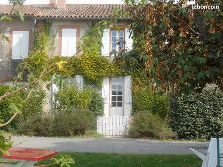 t4 dans joli domaine privé libre 01/06/26