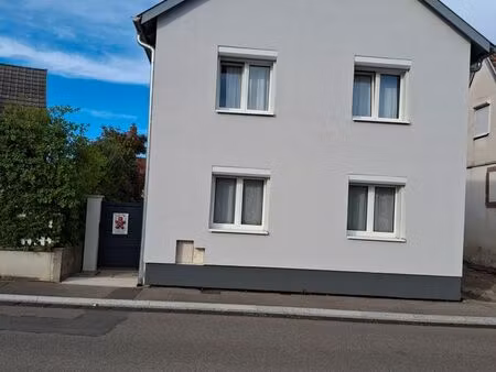 maison 90 m² rénovée – 3 chambres – garage  terrasse et jardin