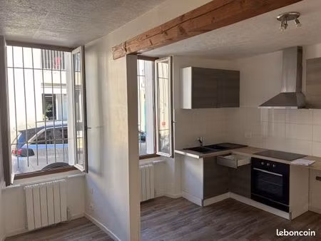 apt t3 quartie palais climatsation sejour et chambres dpe b cuisine equippe + cave + cours