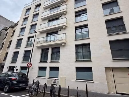 loue emplacement de parking moto