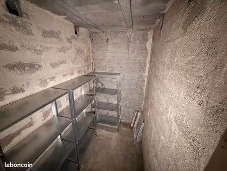 cave plein centre de beaulieu sur mer