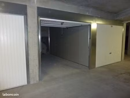 garage box fermé sécurisé au blue line à estienne d’orves – saint philippe