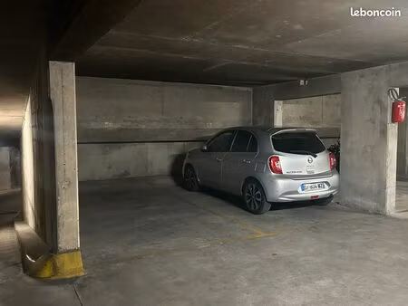 place de parking spacieuse (12m²) - rue jules chaplin (paris 6e)