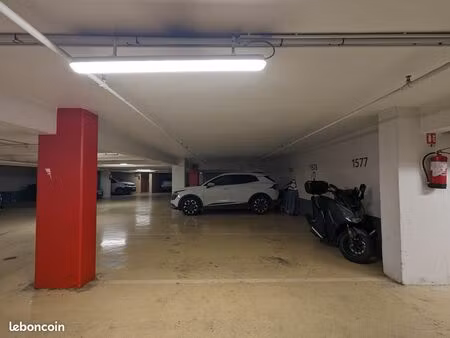 a louer place de parking pour deux roues