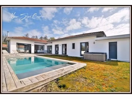 villa de plain-pied à vendre 7 pièces soustons (40) 158 m² environ  proche du lac