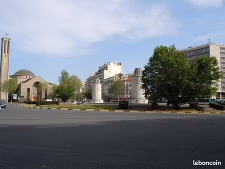 boutique 615 m² paris