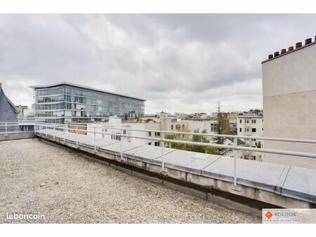bureaux 611 m²